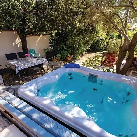 度假居 Beautiful Home In Barbat With 2 Bedrooms, Jacuzzi And Wifi Barbat na Rabu
