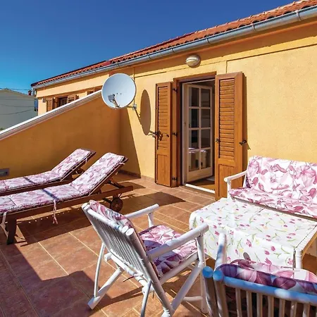 度假居 Beautiful Home In Barbat With 2 Bedrooms, Jacuzzi And Wifi *