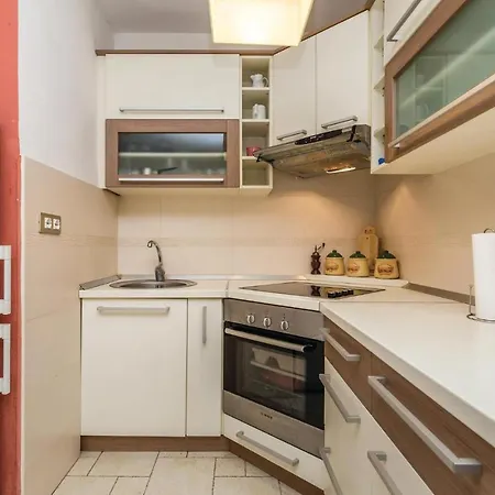 度假居 Beautiful Home In Barbat With 2 Bedrooms, Jacuzzi And Wifi *
