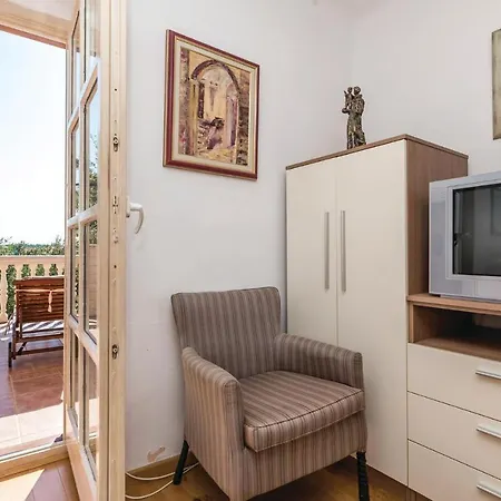 Beautiful Home In Barbat With 2 Bedrooms, Jacuzzi And Wifi * Barbat na Rabu